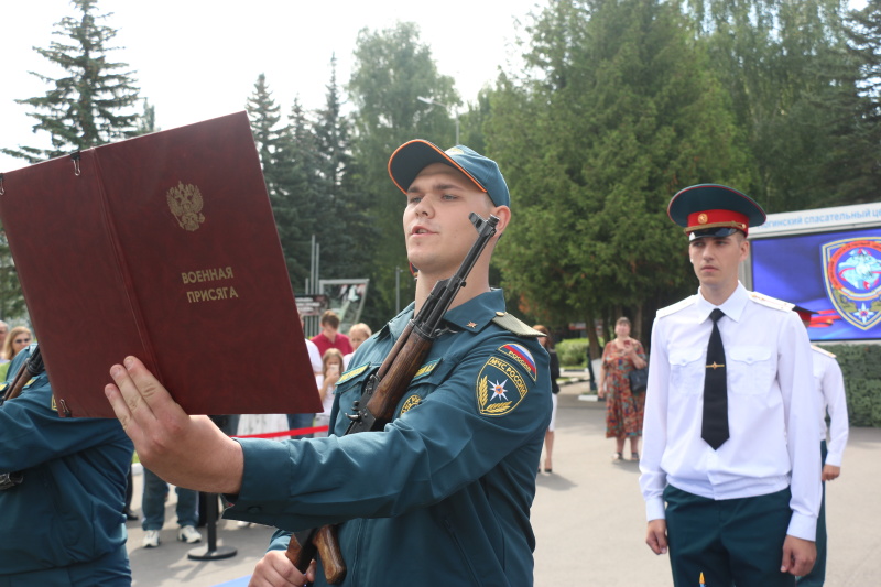 10 июля в Ногинском ордена Жукова спасательном центре состоялась торжественная церемония принятия молодым пополнением военной присяги