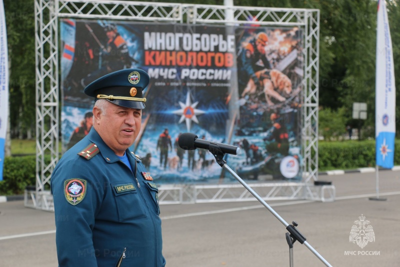 Команда Ногинского ордена Жукова спасательного центра завоевала серебро на чемпионате МЧС России по многоборью кинологов
