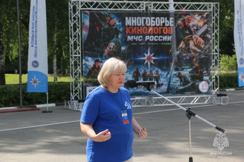 Команда Ногинского ордена Жукова спасательного центра завоевала серебро на чемпионате МЧС России по многоборью кинологов