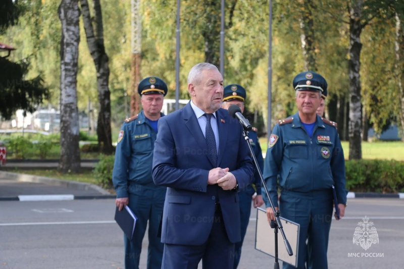 В Ногинском ордена Жукова спасательном центре состоялись торжественные проводы и встреча пиротехнического расчёта