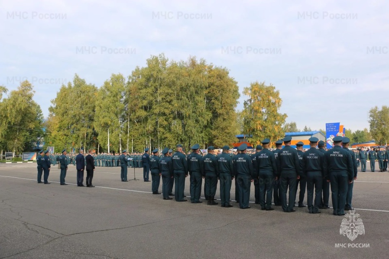 В Ногинском ордена Жукова спасательном центре состоялись торжественные проводы и встреча пиротехнического расчёта