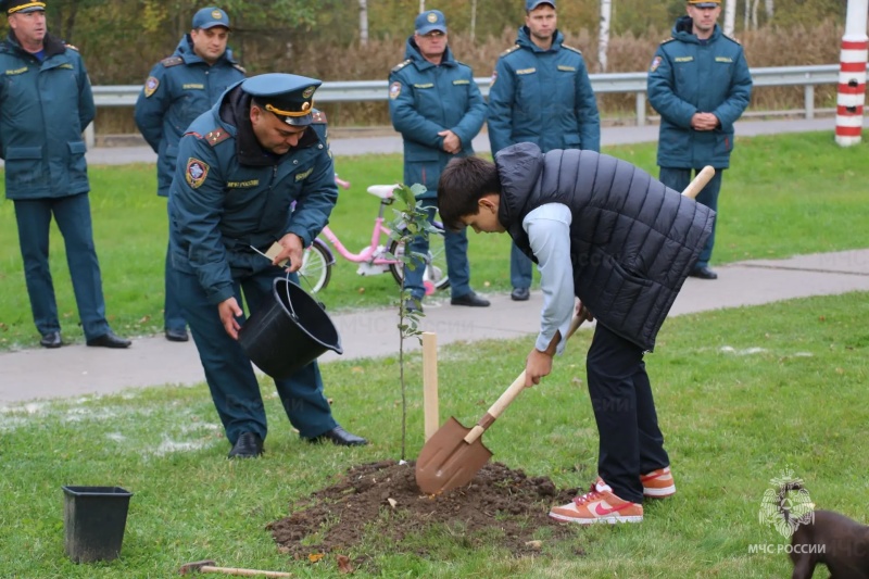 В Ногинском ордена Жукова спасательном центре МЧС России прошла акция «Семейное дерево», приуроченная к празднованию Дня гражданской обороны России