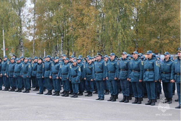 5 октября на строевом плацу Ногинского ордена Жукова спасательного центра МЧС России прошло торжественное построение, посвященное 94-й годовщине гражданской обороны