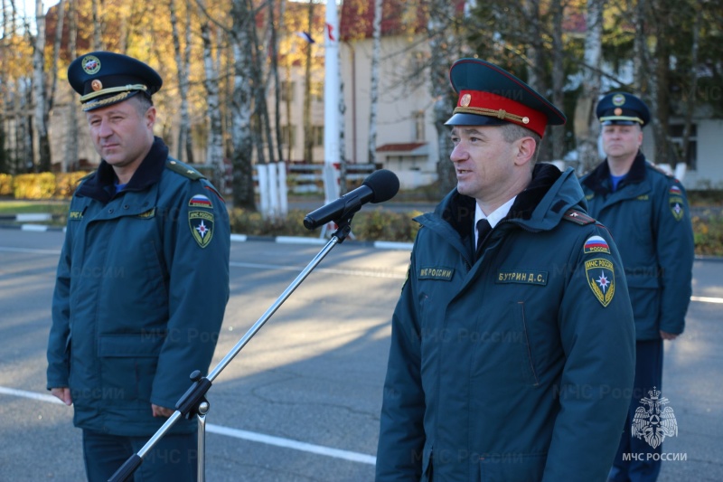 В Ногинском ордена Жукова спасательном центре МЧС России прошло торжественное построение по случаю увольнения военнослужащих