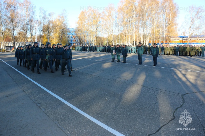 В Ногинском ордена Жукова спасательном центре МЧС России прошло торжественное построение по случаю увольнения военнослужащих